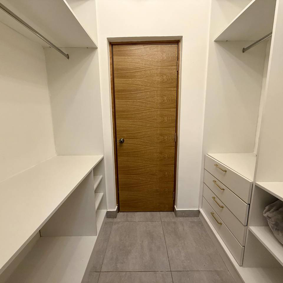 Apartment 19