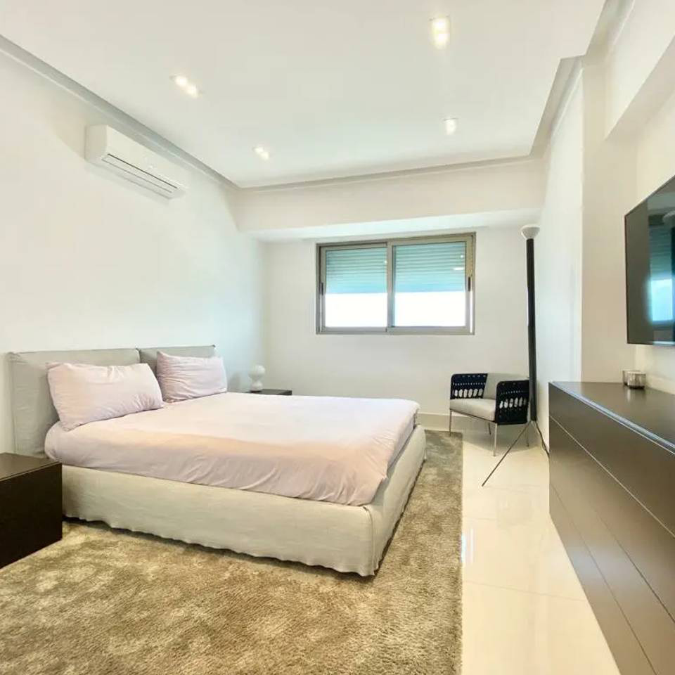 Apartment 10