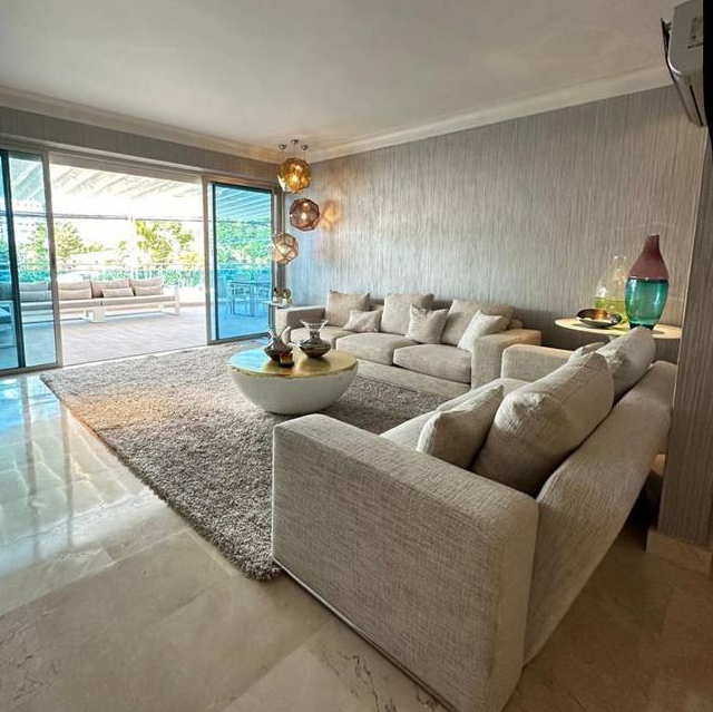 Apartment 18