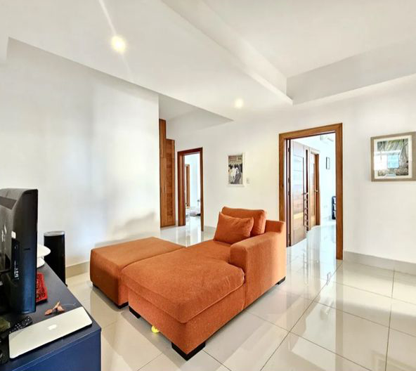Apartment 4