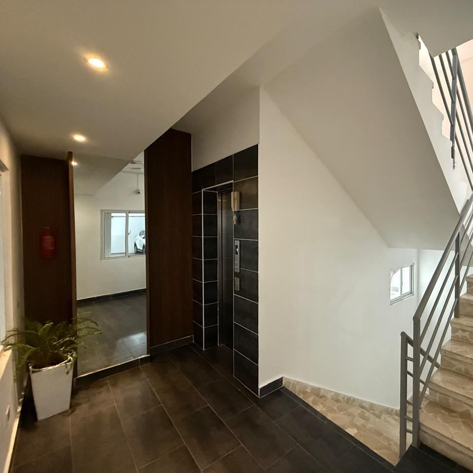 Apartment 21