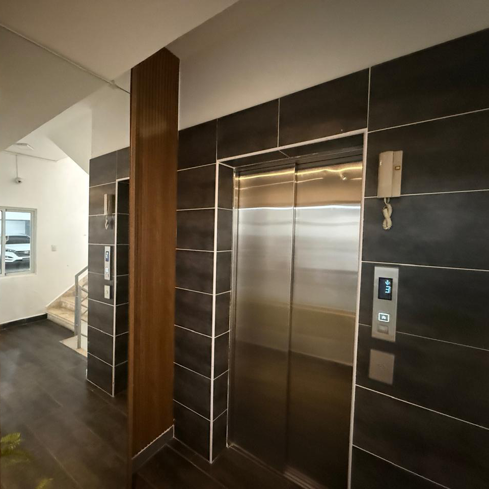 Apartment 21